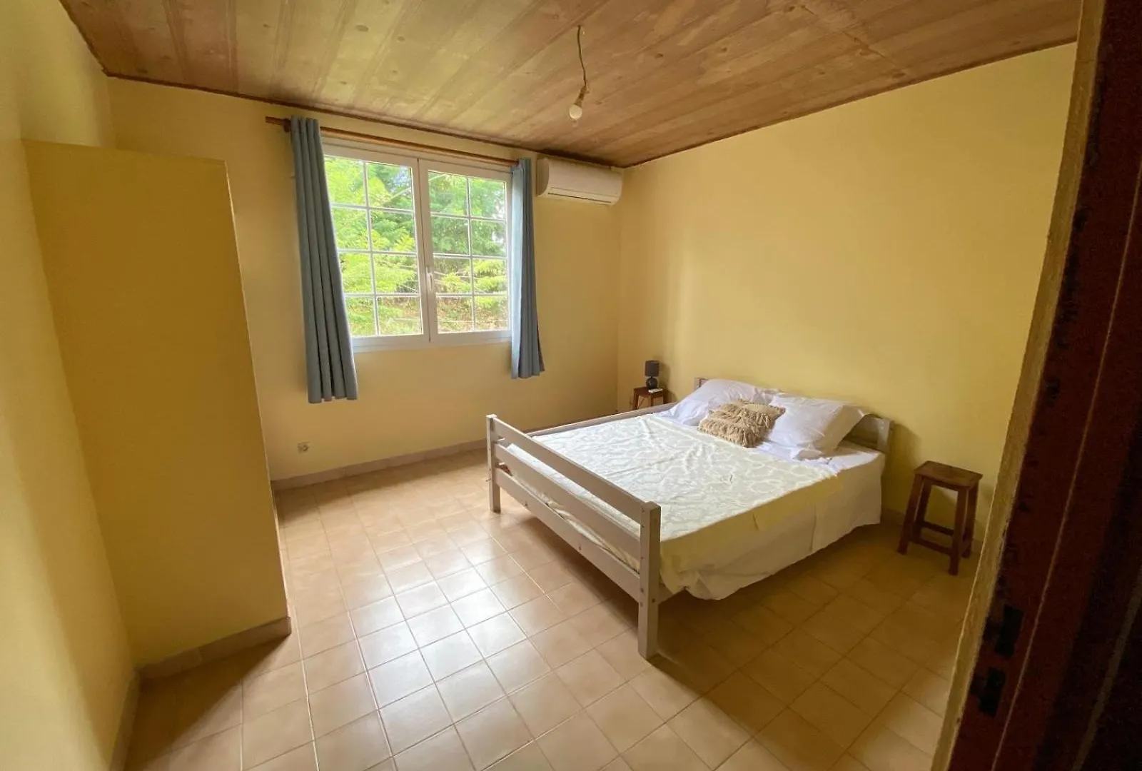 Logement F6 Tres Spacieux, A La Croisee Des Chemins Le Robert 0*,