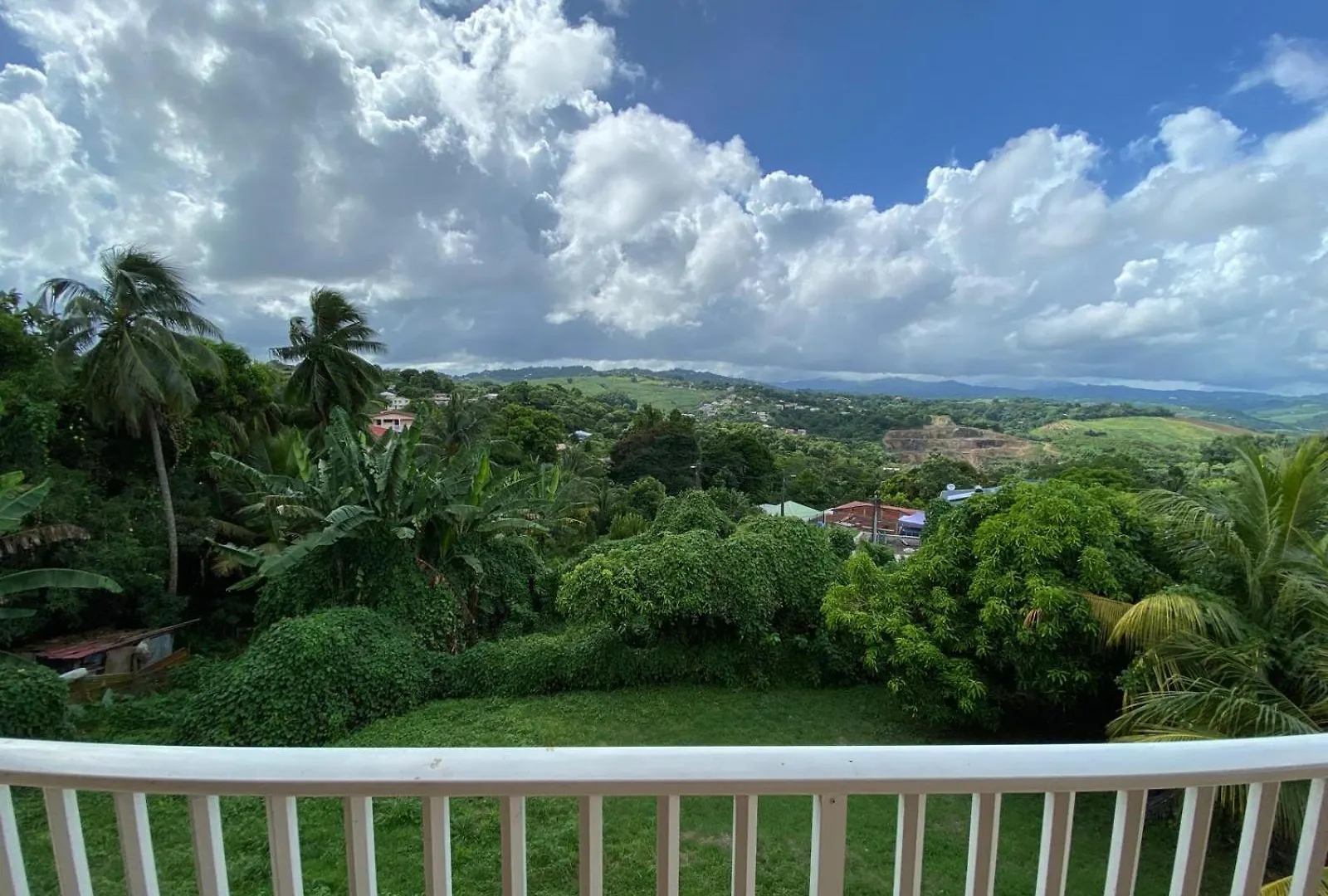 Villa Logement F6 Tres Spacieux, A La Croisee Des Chemins Le Robert Martinica